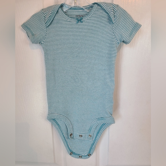 (1643) Carters 9 Month old Onesie,  Color: Blue Stripes - Picture 2 of 11